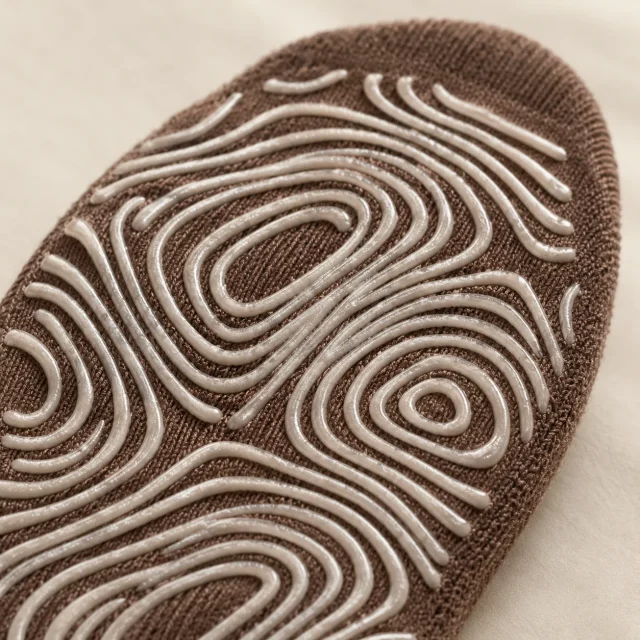 Contour Toeless Grip Socks close up
