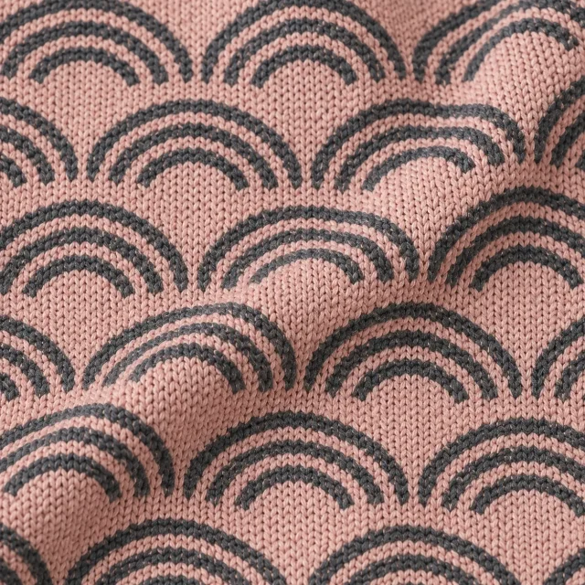 Fan Shoulder Wrap close up