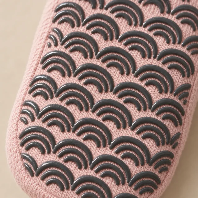 Fan Wrap-tie toeless Grip Socks close up
