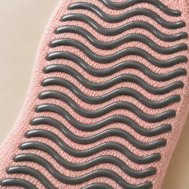 Tide Ankle Grip Socks close up