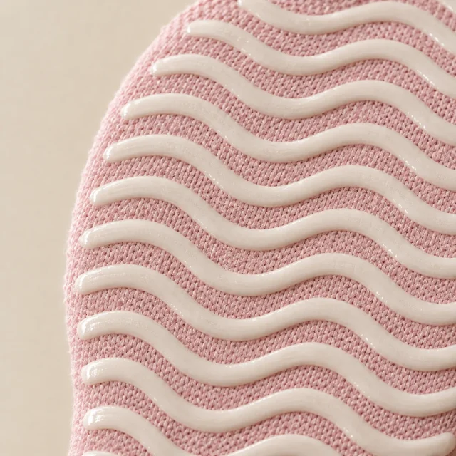Tide Toeless Grip Socks close up